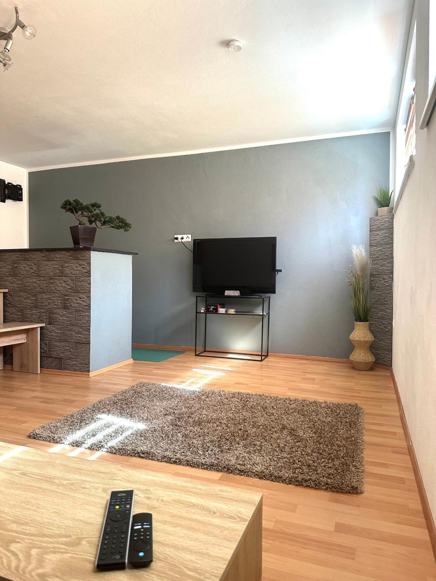 Kleine Wohnung Im Moelltal Penk エクステリア 写真